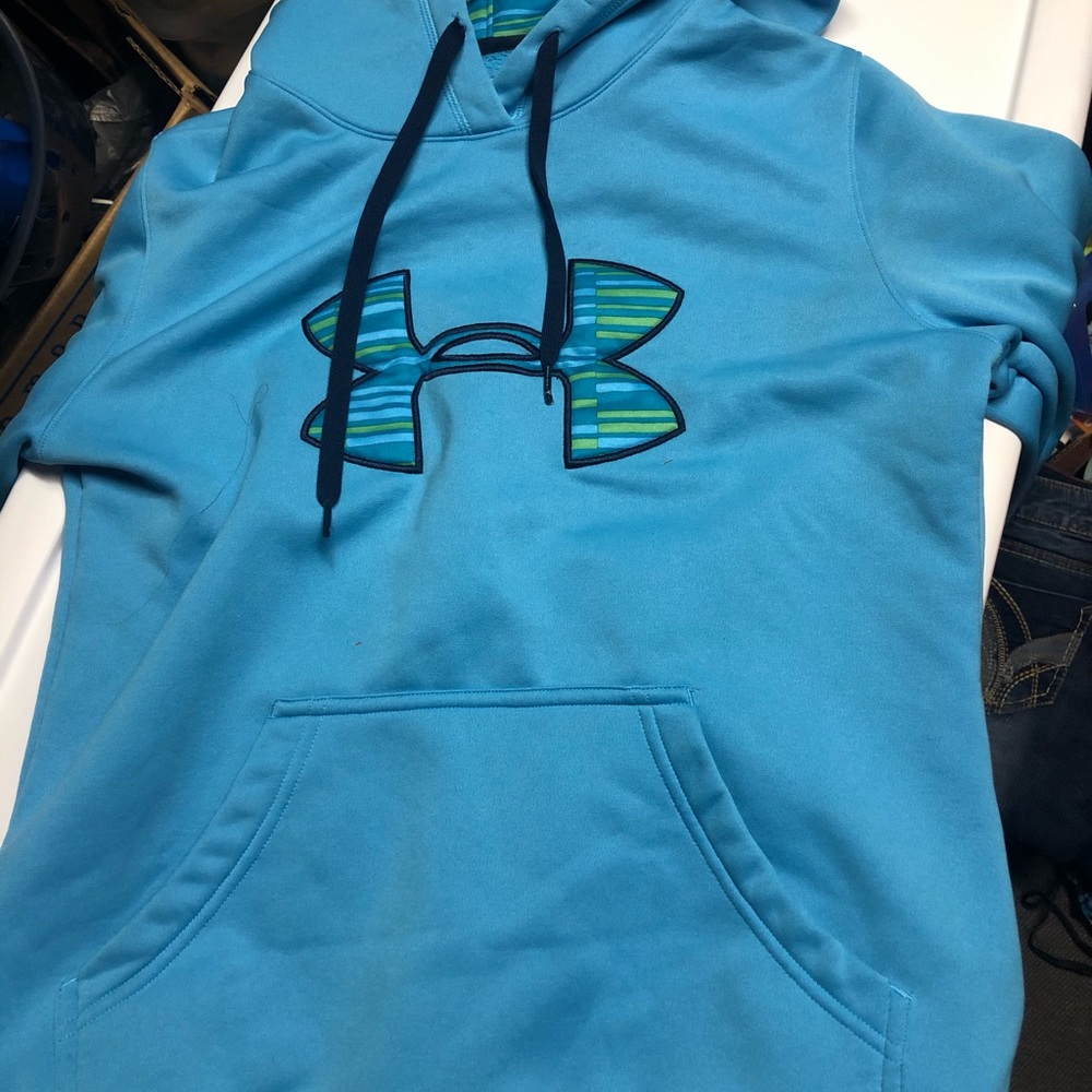 Under armour women’s sweatshirt